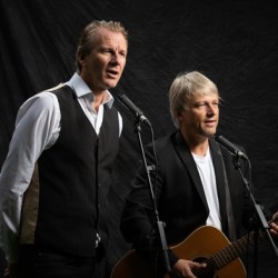 Simon & Garfunkel On Tour